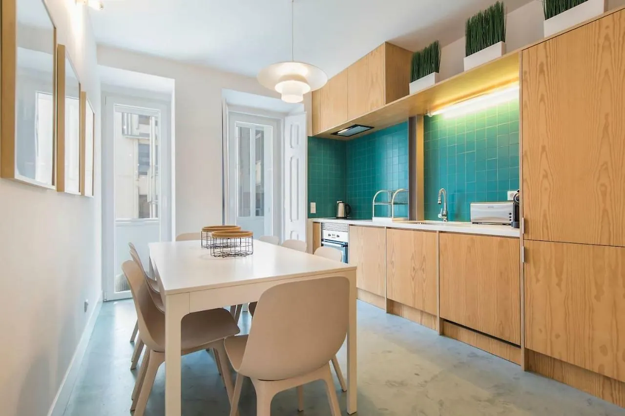 Lovelystay - Wide & Bright 4 Families Lisbon Apartment